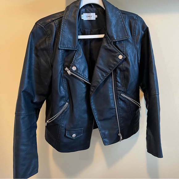 Vegan leather black jacket - Picture 1 of 6